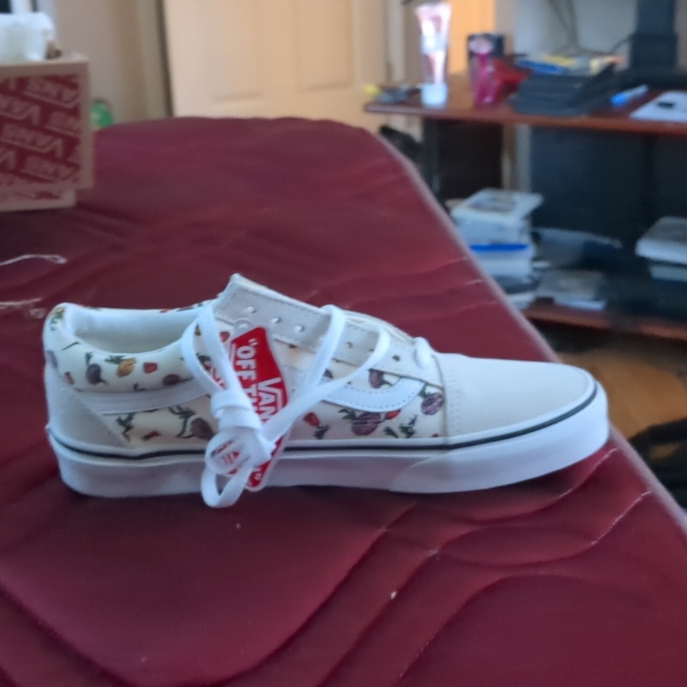 Vans - Picture 3 of 3